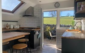 Primrose Cottage - Tideswell, Peak District